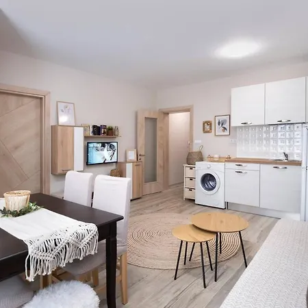 Apartamento Cozy Next To Aliosha Plovdiv