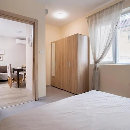 Cozy Next To Aliosha Apartamento *