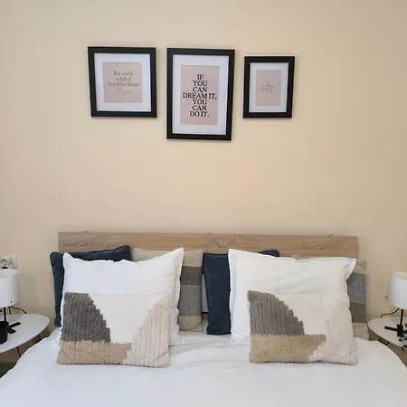 Cozy Next To Aliosha Apartamento