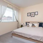 Cozy Next To Aliosha - Boho In The Heart Of