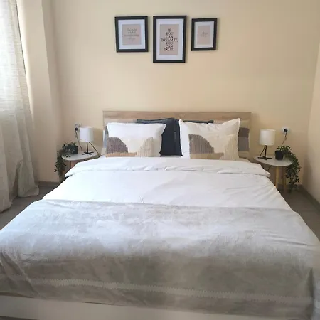 아파트 Cozy Next To Aliosha - Boho In The Heart Of *